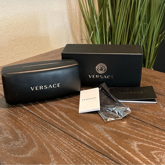 Versace Sunglass Case and Box w/ cards + cleaning cloth - Picture 2 of 7